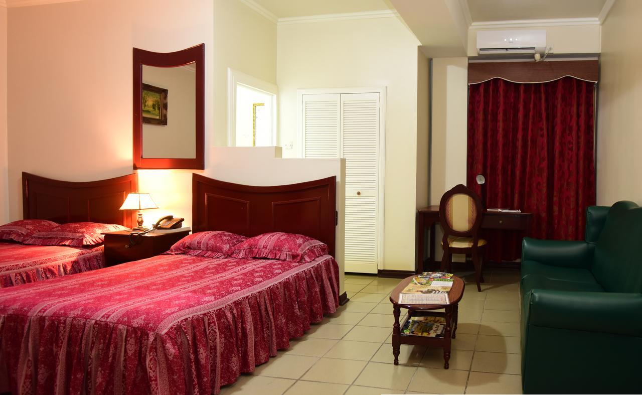Regency Suites Hotel Georgetown Exterior photo